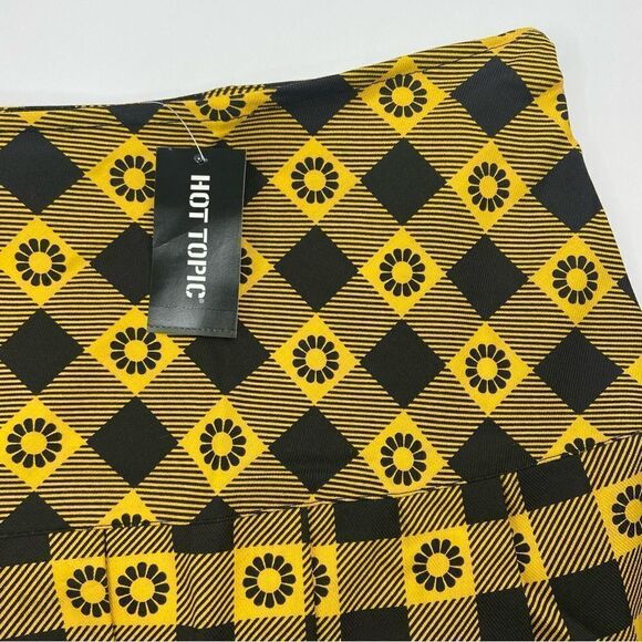 Hot Topic Floral Yellow Plaid Pleated Mini Skirt Size 2X - Picture 4 of 6